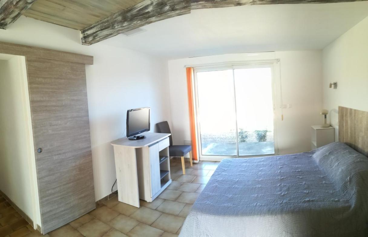 De Plein Pied Climatisée Pour 6 Personnes, Entre Campagne Et De Villa Narbona